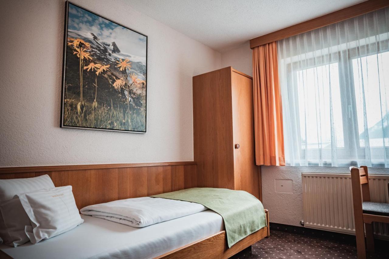Hotel Garni Romantika 皮茨河谷圣莱昂哈德 外观 照片