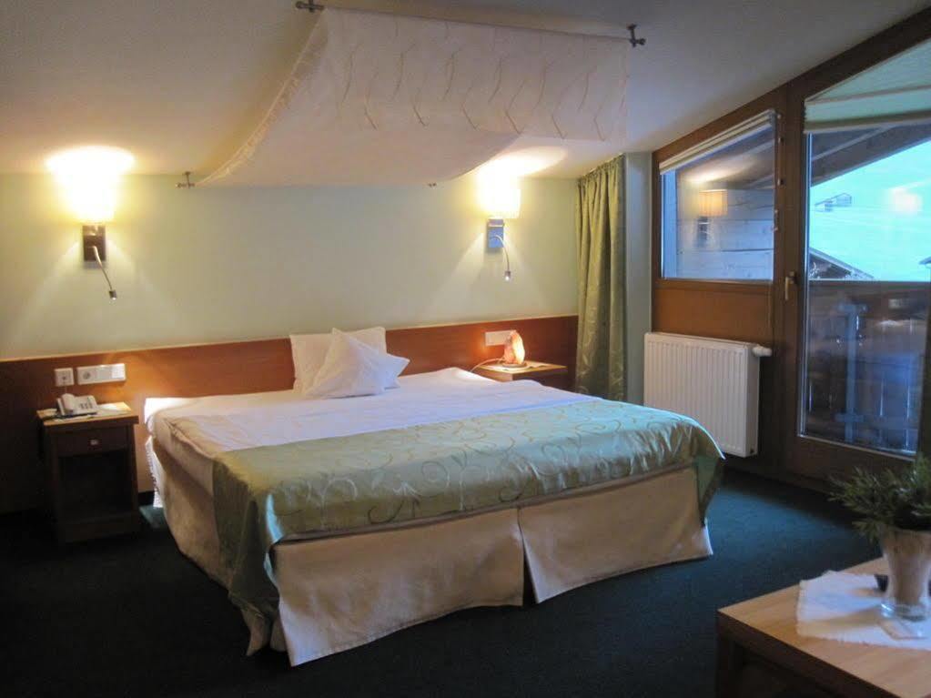 Hotel Garni Romantika 皮茨河谷圣莱昂哈德 外观 照片